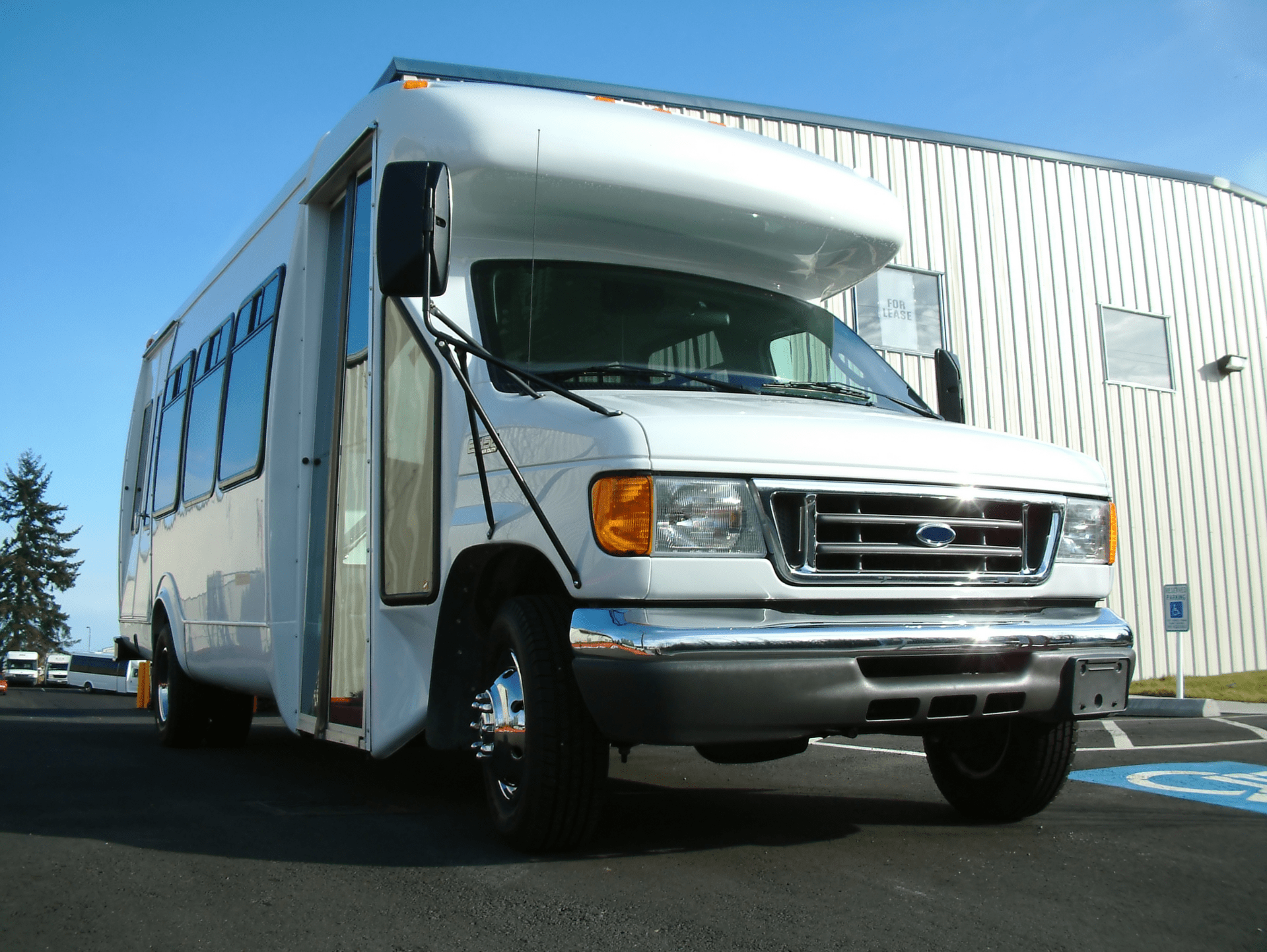 888 Transportation shuttle